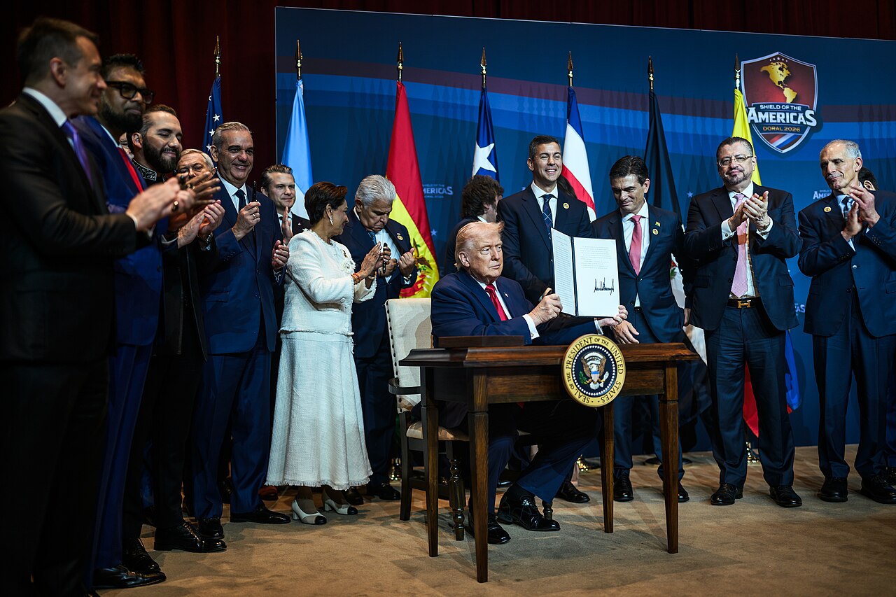 President_Trump_signs_the_proclamation_in_Miami,_Florida,_dismantling_foreign_terrorist_organizations_operating_in_the_Western_Hemisphere